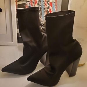 Tony Bianco Diddy Bootie in black lycra